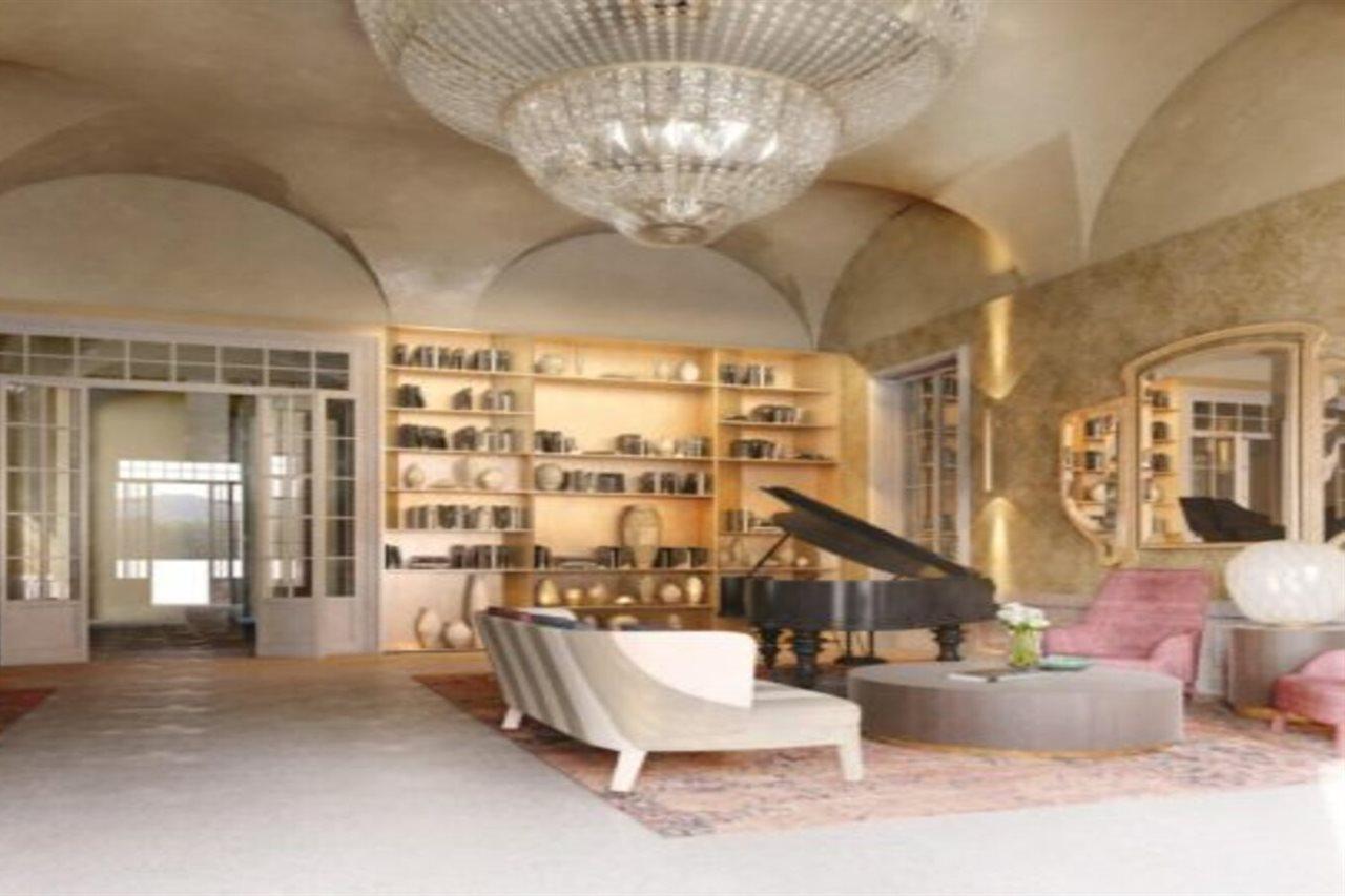 Grand Universe Lucca, Autograph Collection Bagian luar foto